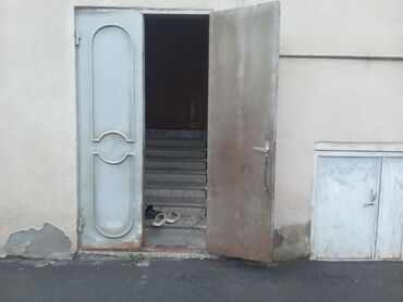 Həyət evləri və villaların satışı: Satılır: yaşayış evi və yanında fəaliyyət göstərən kiçik market binası — 16