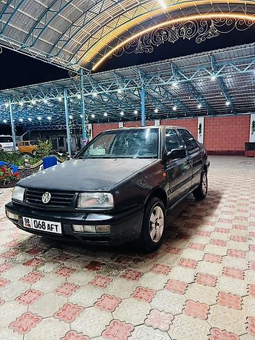 Volkswagen: Volkswagen Vento: 1993 г., 1.8 л, Механика, Бензин, Седан — 2