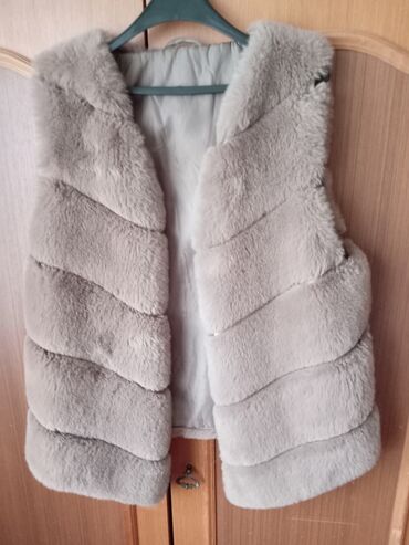 mocler jakne: M (EU 38), Faux fur, color - Beige