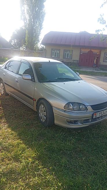 lada 06: Седан серебристого цвета, 4 двери, правый руль отсутствует — 1