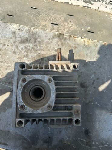 Тиски: . редуктор алюминиевый. автомат рубильник на 630 ампер at lalafo.kg — 6 Тиски: . редуктор алюминиевый. автомат рубильник на 630 ампер — 6