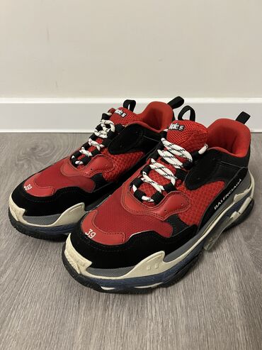 русский язык в полякова 1 класс: BALENCIAGA TRIPLE S ЧЕРНО-КРАСНЫЕ
Надевала 1 раз