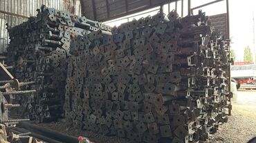 строительные леса бу: Продаю монолитные стойки, дрек сатылат, подпорка сатам