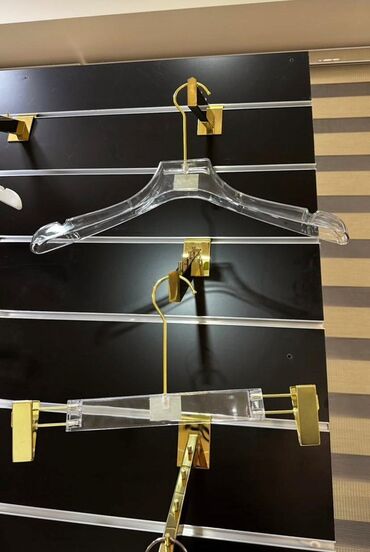 Mağaza asılqanları: Məhsul: Asılqan və aksesuar asqı dəsti Təsvir: - Fərqli modellərdə — 11