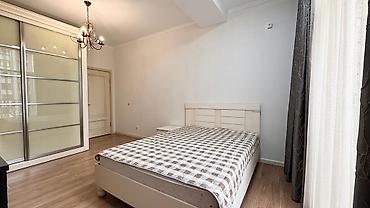 center: For rent spacious 3 bedroom apartment at Toktogul 140 / Togolok Moldo — 5