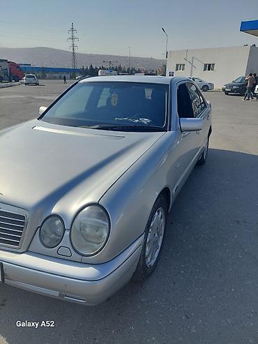 Mercedes-Benz: Mercedes-Benz 240: 2.4 l | Sedan — 3