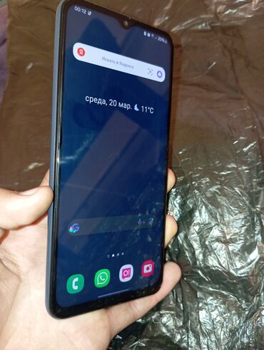 телефон бу 3000: Samsung Galaxy A13, Б/у, цвет - Черный, 2 SIM