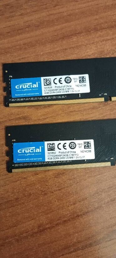 kompüter ram: Operativ yaddaş (RAM) Crucial, 4 GB, 2400 Mhz, DDR4, PC üçün