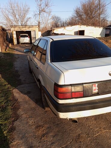 Volkswagen: Volkswagen Passat: 1991 г., 1.8 л, Механика, Бензин, Седан