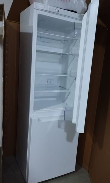 Soyuducular: İşlənmiş 2 qapılı Indesit Soyuducu Satılır, rəng - Ağ
