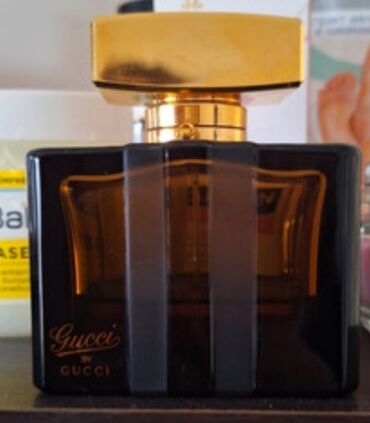 jakna tamno braon strukirana: Gucci by Gucci (ostatak od 100ml)parfem za sva vremena.Original edp🍀