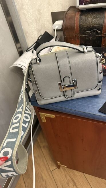 женские маленькие рюкзаки: Çiyin çantası, Bershka