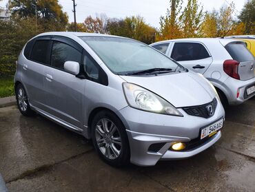 Honda: Honda Fit: 2008 г., 1.3 л, Вариатор, Бензин