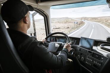 айдочу керек: ВОДИТЕЛЬ Ищит работу
 категория ( B.C.D ) Стаж 24 года