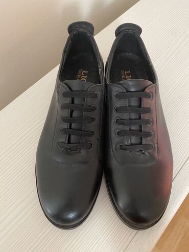 обувь для школы: Продаётся мужская подростковая обувь в школу