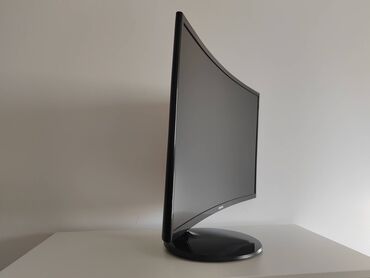 le37r81b samsung: Samsung zakrivljeni monitor 27"   Prodajem monitor Samsung, 27" FHD