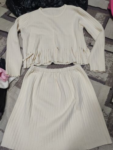 Мокасины и лоферы: За всё 2500 сом. все женские вещи на размер 42-44,вся обувь 37 at lalafo.kg — 16 Мокасины и лоферы: За всё 2500 сом. все женские вещи на размер 42-44,вся обувь 37 — 16