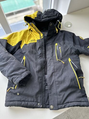 куртка мальчиков: Продается детская куртка на мальчика 10-12 лет 146 см отличное