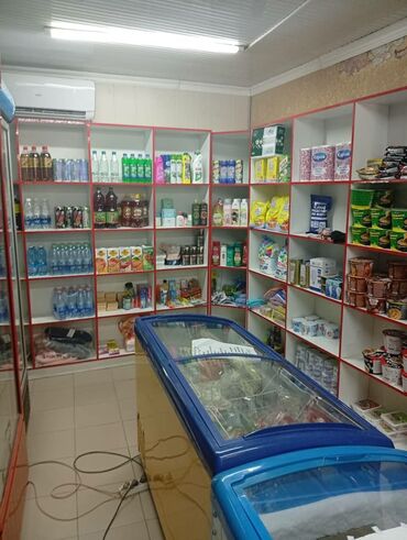 цветочные магазины: Ижарага берем Дүкөн, Турак үйдө, 30 кв. м Иштеп жаткан, Жабдуулары менен, Ремонту менен, Электр жарыгы, 1-сызык