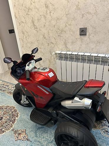 Oyuncaqlar: Uşaq üçün elektrikli üçtəkərli motosiklet - Rəng: metalik qırmızı — 1
