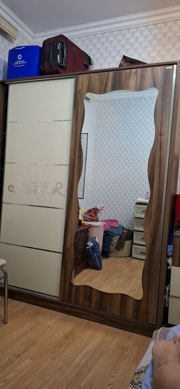 Divan və kreslo dəstləri: İkinəfərlik çarpayı, Dolab, Termo, İşlənmiş