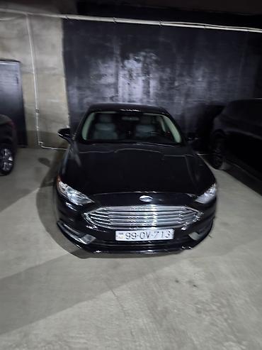 disk maşın: Ford Fusion sedan – qara rəng, modern və aerodinamik dizayn. 2017 — 1
