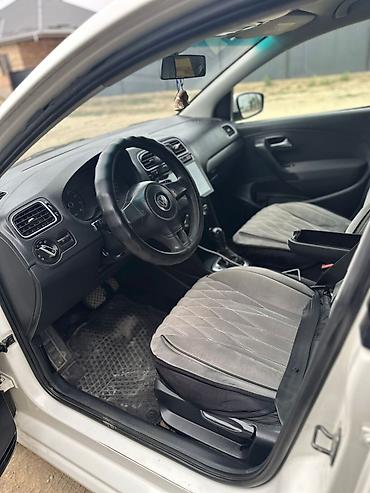 кадди сай: Volkswagen Polo: 2011 г., 1.6 л, Автомат, Бензин, Седан — 4