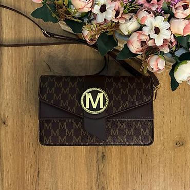 Клатчи: Белая женская сумка-клатч с геометрической стёжкой и декоративной — 5