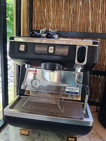 kafe aparati: Kofe aparati, kofe uyuden.1 ay istifade olunub.Nuova Simonelli — 2