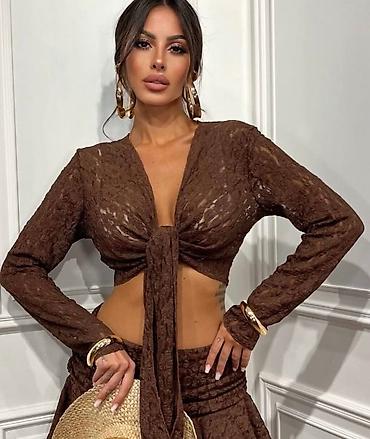 iris: Ženski čipkani crop top na vezivanje sprijeda - Model: lagani čipkani — 2