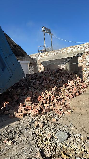 Кирпич пустотелый керамический (красный), демонтированный с разборки at lalafo.kg Кирпич пустотелый керамический (красный), демонтированный с разборки