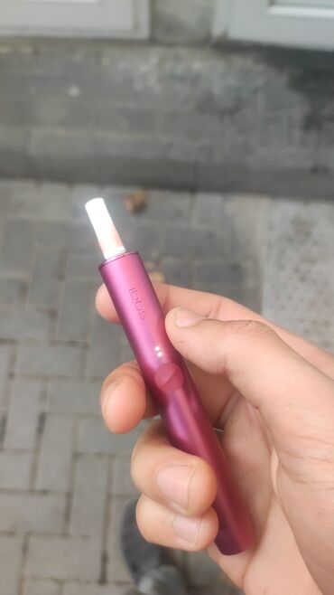 Qəlyan, vayp və aksesuarları: Məhsul: IQOS cihazı (tütün çubuqları üçün qızdırıcı) Xüsusiyyətlər: -