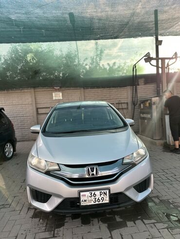 Honda: Honda Fit: 2014 г., 1.5 л, Робот, Гибрид, Хэтчбэк