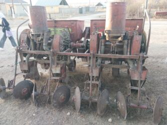Другие тракторы: Мтз 80, сеялка,тырмоо,сажалкакапалка — 8