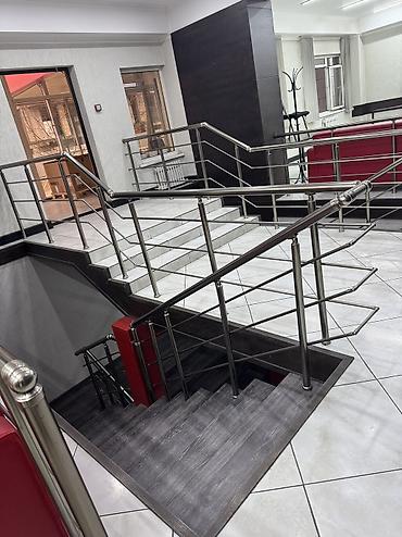 Аренда зданий: Сдается в аренду презентабельное офисное помещение по первой линии ( — 3