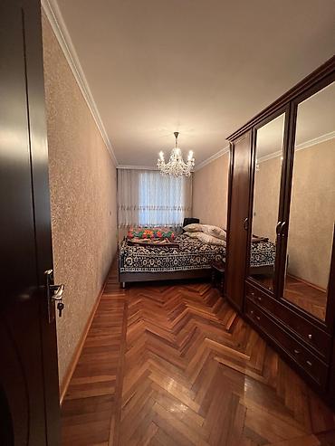 ərazi: Bakı, Yasamal, 3 otaqlı, Köhnə tikili, m. İnşaatçılar, 77 kv. m — 2