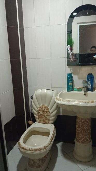 nizami rayonu ev alqi satqisi: Bakı, 8-ci kilometr, 2 otaqlı, Köhnə tikili, m. Neftçilər, 42 kv. m