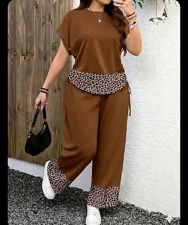 leopard sandale: Dvodelni ženski komplet sa leopard detaljima za punije dame. - Majica — 4