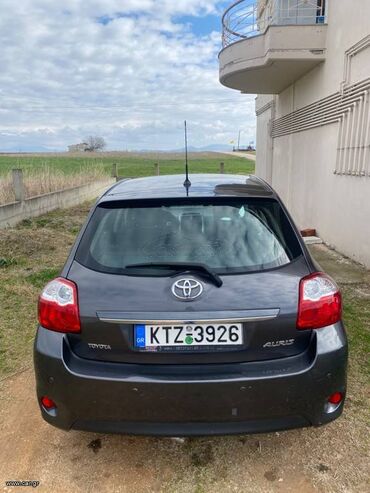 Toyota: Toyota Auris: 1.4 l. | 2010 έ. Χάτσμπακ — 15