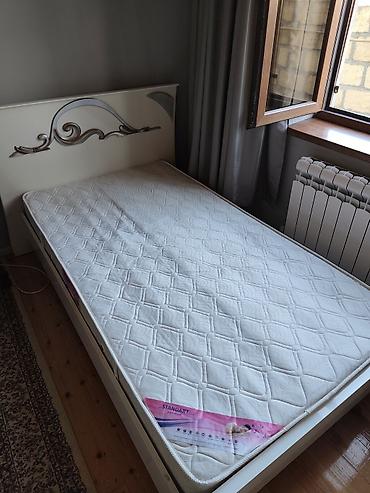 Tək nəfərlik çarpayı və döşək dəsti - Ölçü: təxmini 90x200 sm (tək