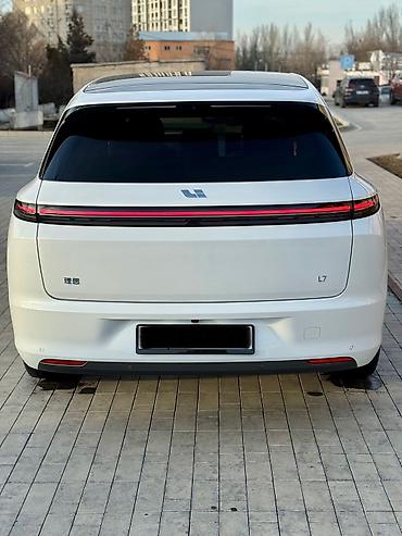 Lixiang: Lixiang L7: 2023 г., 1.5 л, Гибрид, Кроссовер — 6