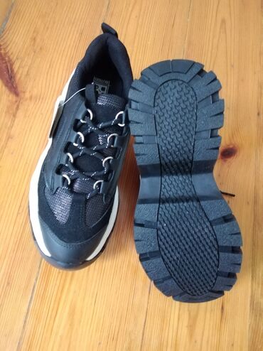 Кроссовки и спортивная обувь: Размер: 35, цвет - Синий, Новый