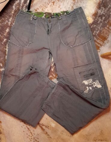 Pantalone: M (EU 38), L (EU 40), XL (EU 42), Normalan struk, Drugi kroj pantalona