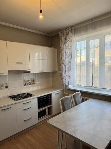 дома кызыл туу: 120 м², 2 комнаты, Утепленный, Бронированные двери, Парковка