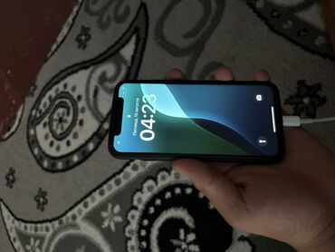 gps маяк: IPhone Xs, Колдонулган, Кара, Кабель