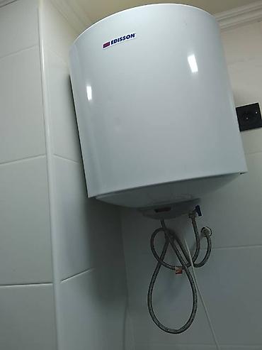 Продажа коттеджей и домов: Бишкек Продаётся 1-комнатная квартира. Срочная продажа. 📍 Район — 1