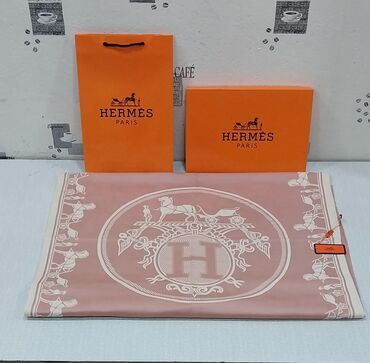 Digər aksesuarlar: Hermes şərfi, xanımlar üçün, təzədir, keyfiyyətlidir. Model: Hermès — 9