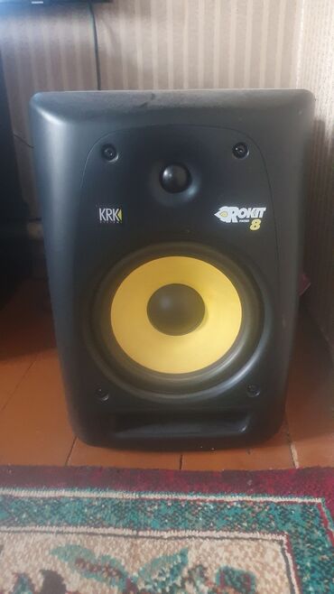 мониторы студийные: Студийный монитор KRK Rokit 8 G2 черного цвета, предназначенный для