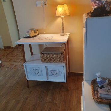 Komode: Komoda/konzola u retro stilu sa dve police i kliznim vratima. - — 7