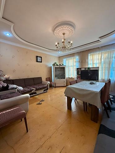 ev satilir gence: Bileceri qes Yehya Huseynov kuc Plosada yax 3 mertebeli binanin 3 cu — 4